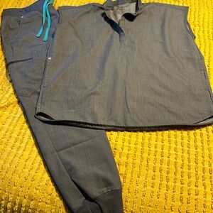 Figs Technical Collection Scrub Set